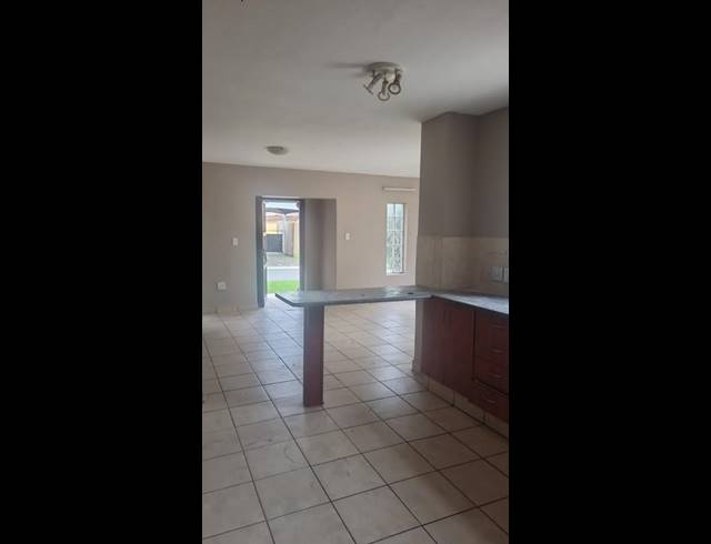 2 BEDROOM TOWNHOUSE FOR SALE IN BRAKPAN NORTH